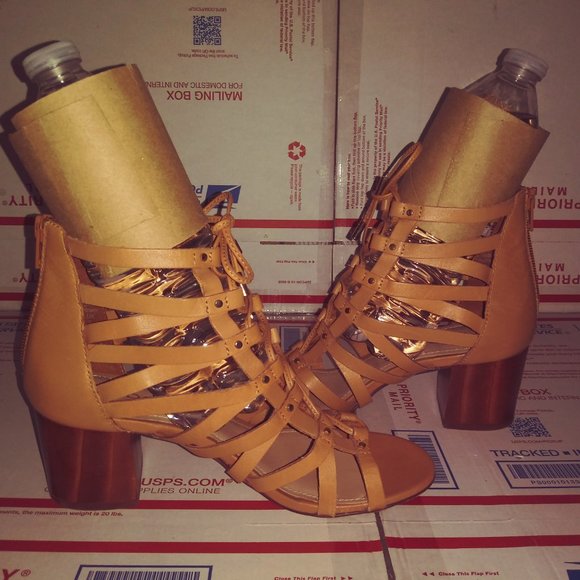 ALDO Chunky Heel Lace Up Gladiator Shoes - Picture 5 of 9